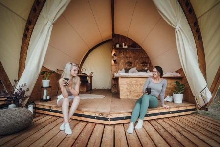 7 điều cần biết khi đi glamping lần đầu tiên – Hướng dẫn chi tiết