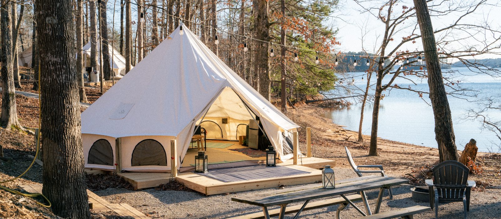So sánh Glamping và Camping